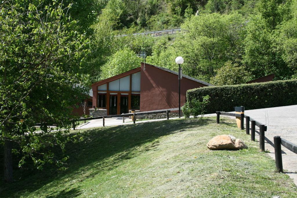 Alberg Escola De Piraguisme De Sort Exterior photo